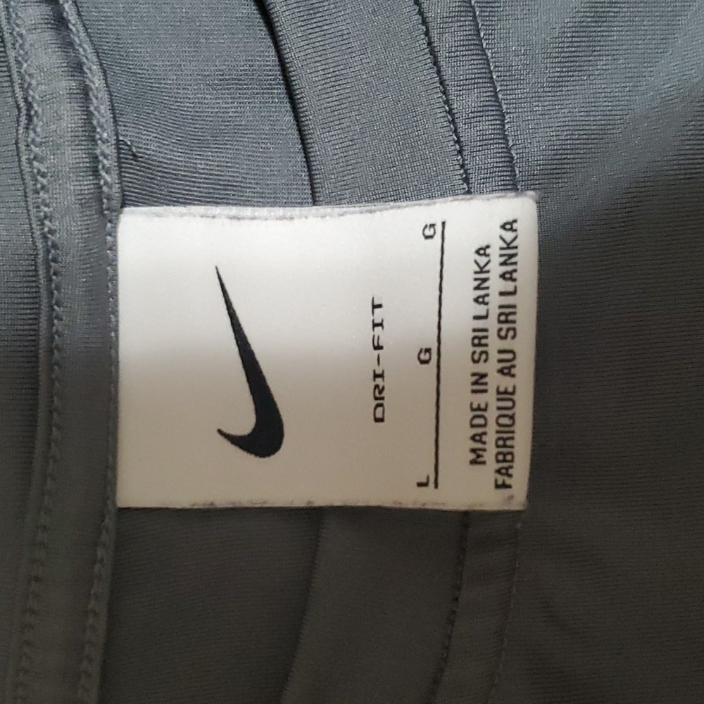 Nike Top - Picture 2 of 2